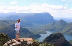Spectaular scenary along the Drakensburg escarpment